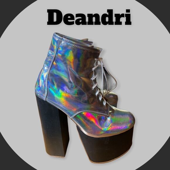 Deandri Holographic Silver Platform Heels 5 - Picture 1 of 7